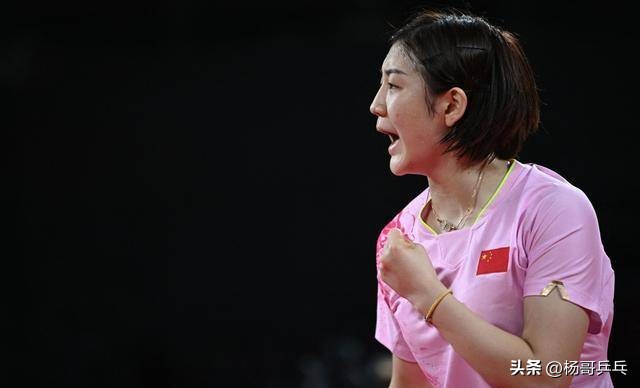 陈梦奥运夺冠时刻,李晓霞祝贺陈梦奥运冠军