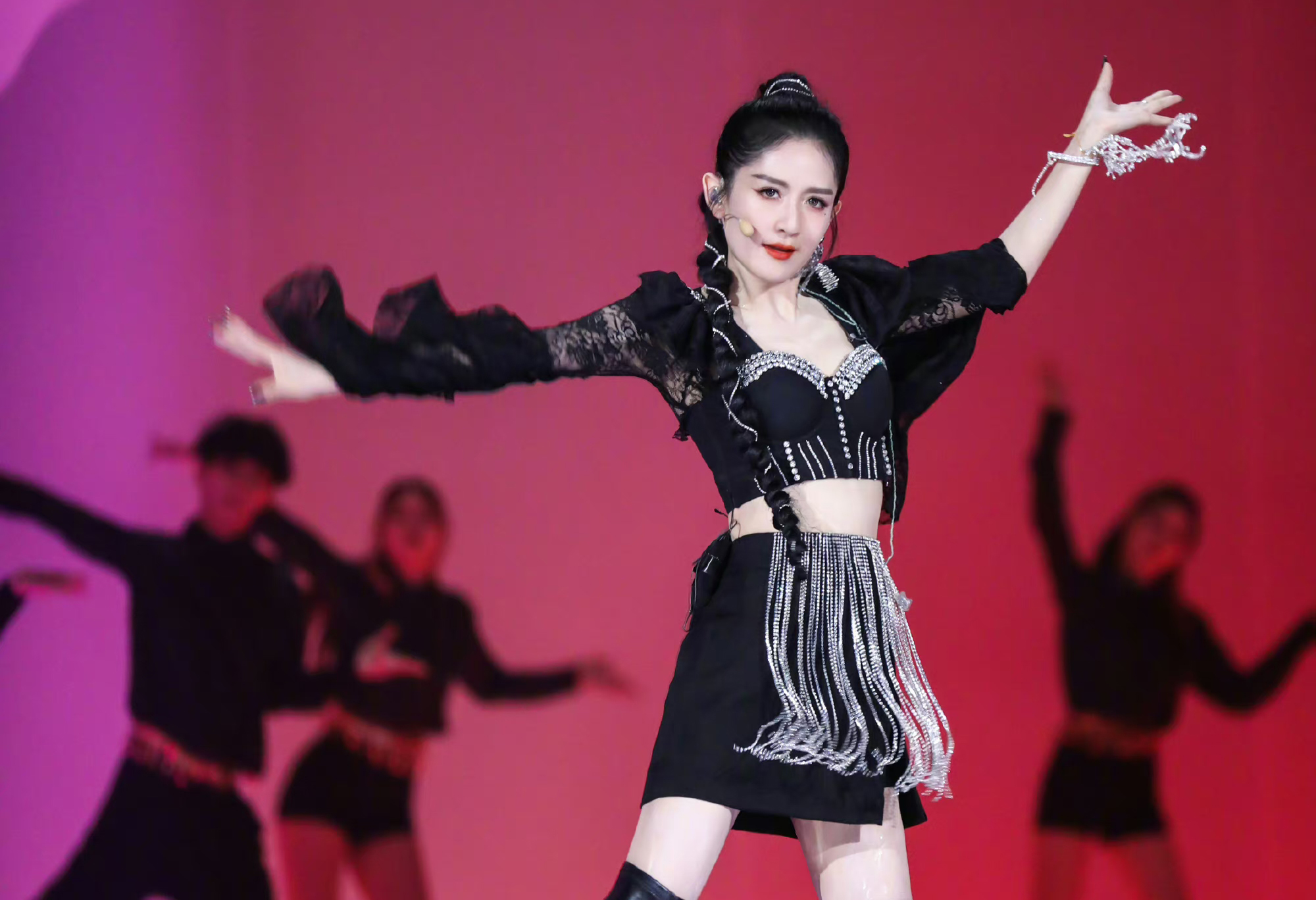 《浪姐4》二公来袭，谢娜拿第一，黄丽玲实力撑场，软床垫引热议