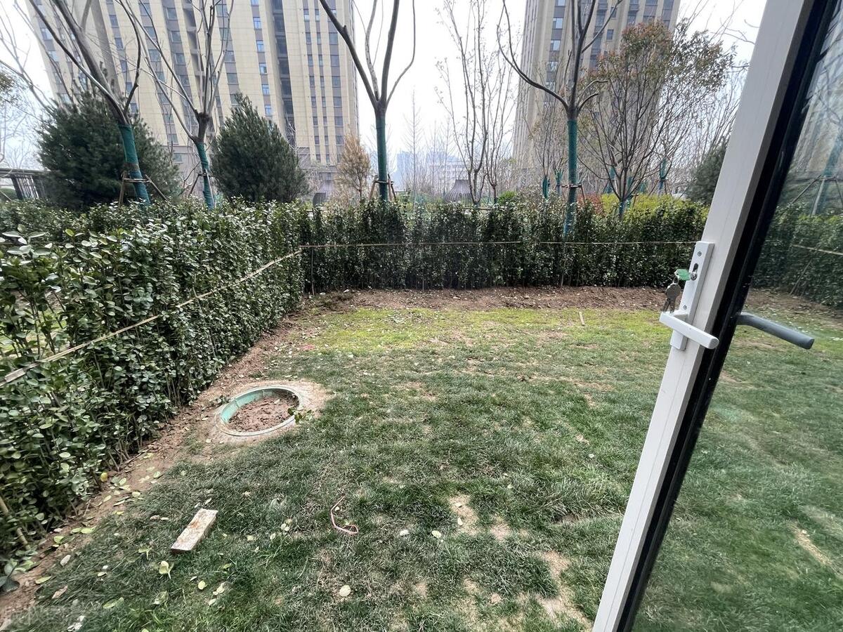 现在的一楼带花园房子怎么样,后悔没有买一楼带花园的房子