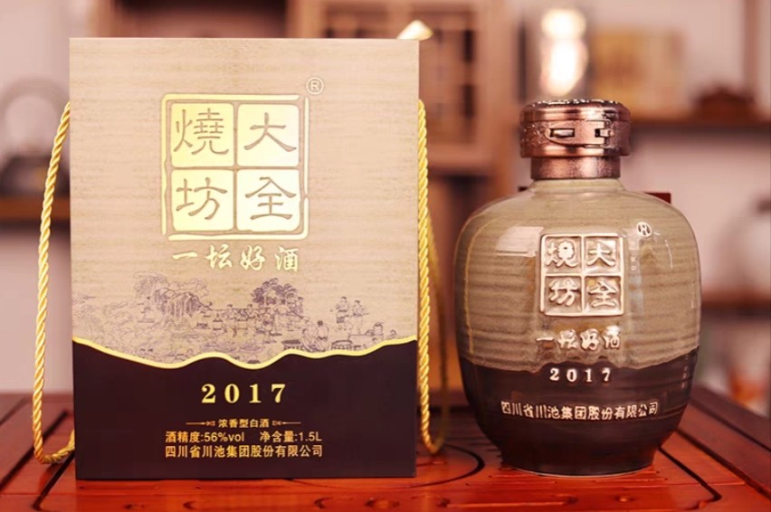 网友晒珍藏酒,网友晒整箱五粮液