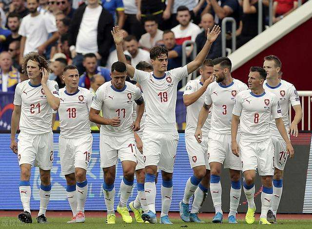 足球捷克最新比赛,足球直播白俄罗斯对捷克比赛