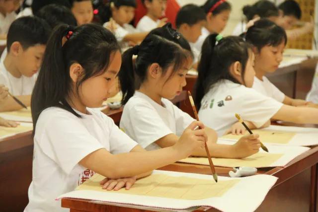 字写得又慢又丑怎么办,小孩的字写得丑怎么办