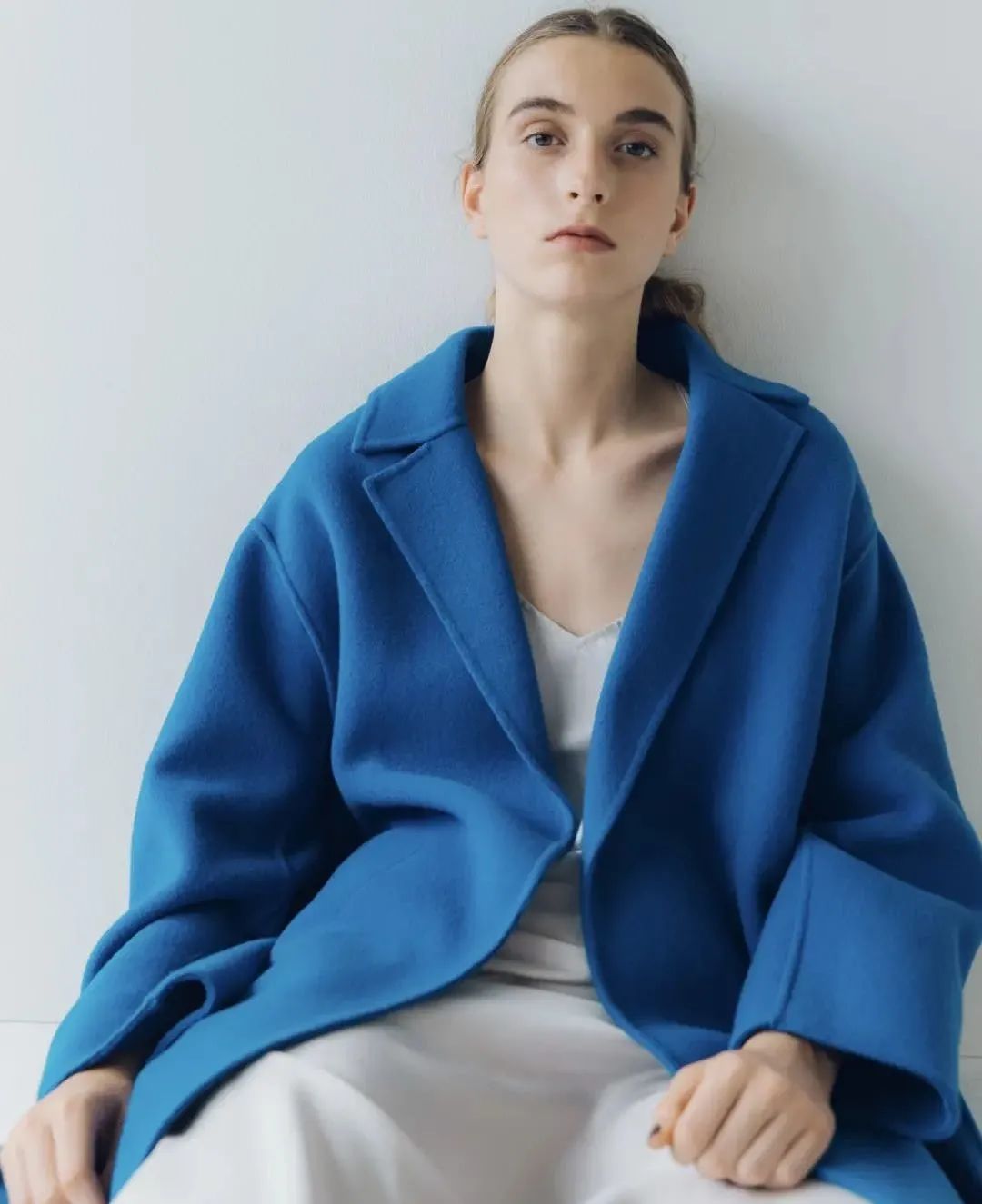 今年双面羊绒大衣流行什么颜色,今年最流行什么颜色的大衣