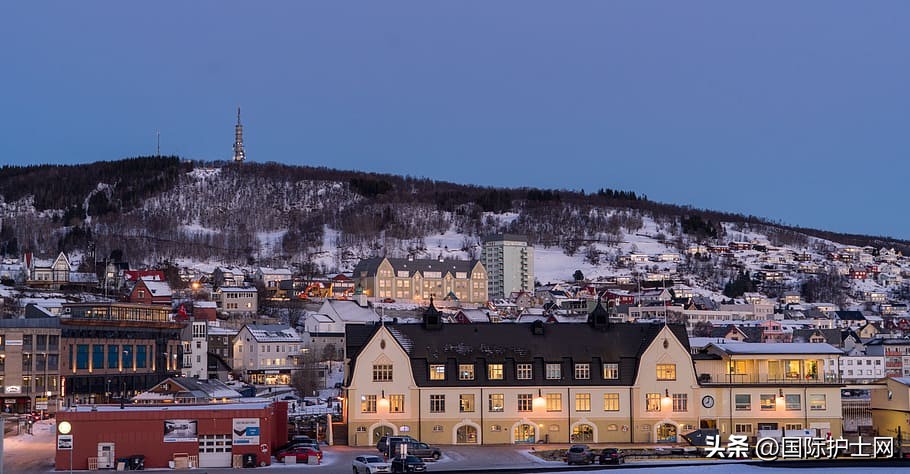 去国外学护理专业是不是免费,护士留学哪个国家的学费比较低