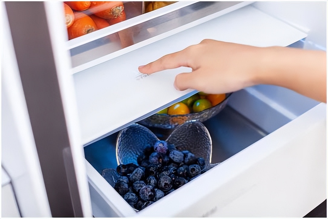 足球盛宴来了！TCL格物Q10冰箱也能成为看球神器