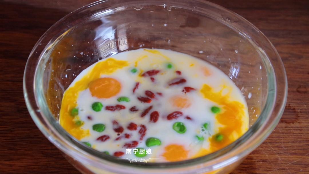 酒店式的滑蛋虾仁,五星级大酒店的滑蛋虾仁做法