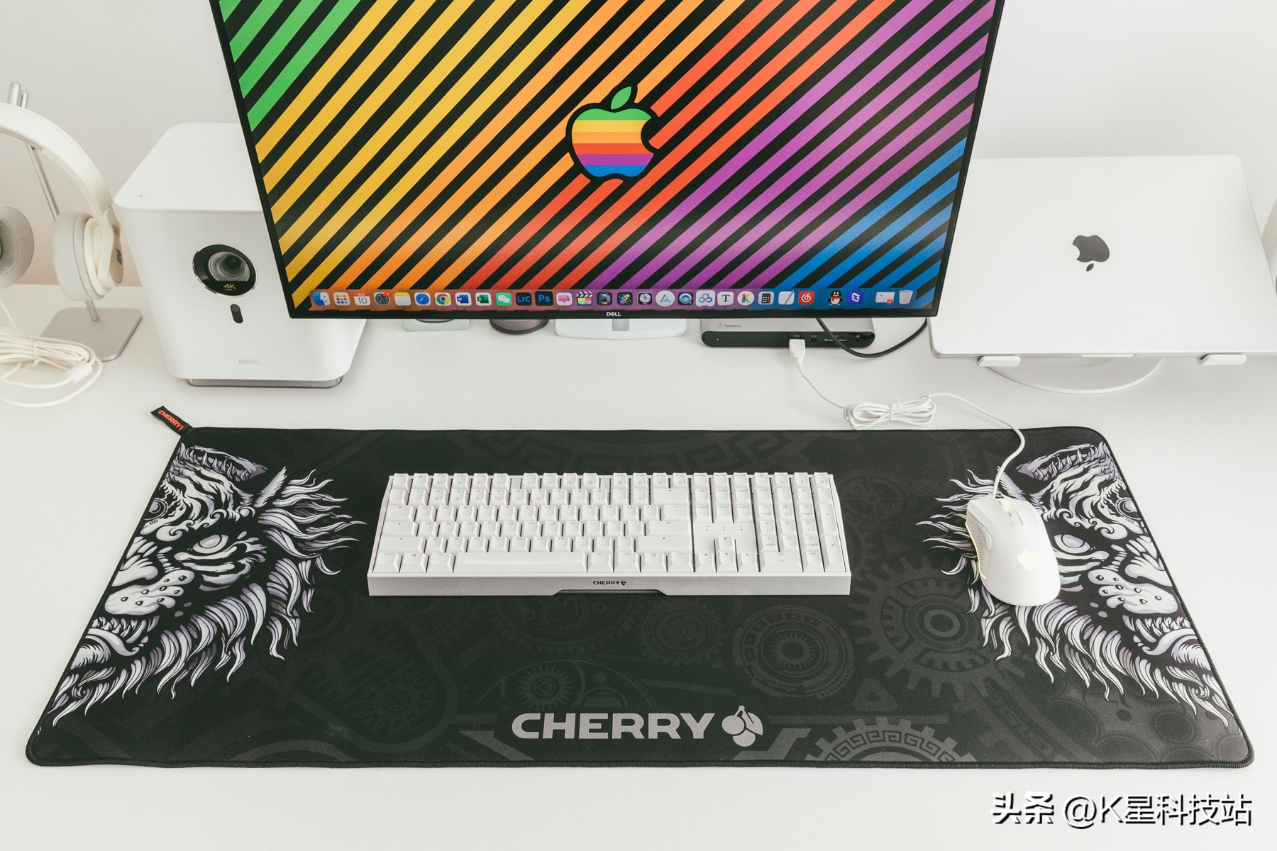 我的桌面我做主，一套平淡无奇白色系生产力+重度娱乐桌面分享