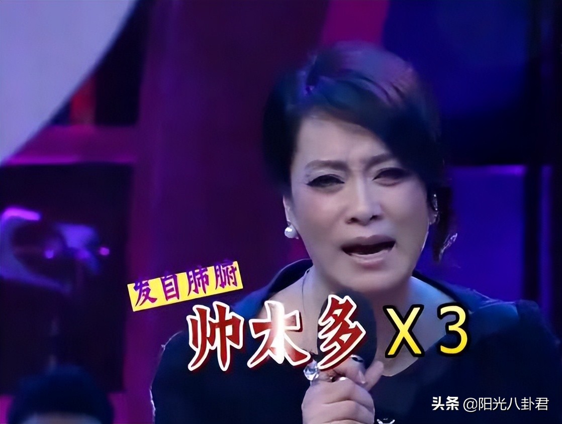 明星同框杨幂和肖战,众女星与谢霆锋合影