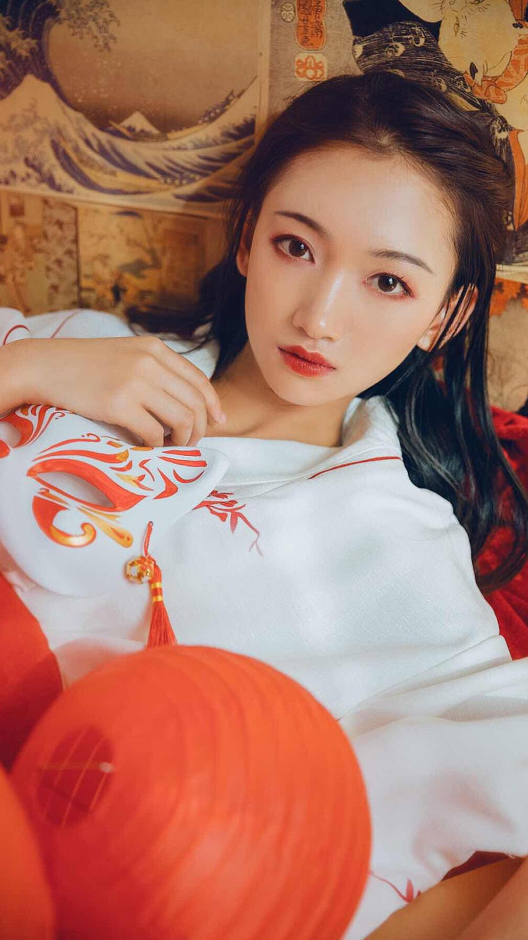 怎样淡化唇纹润唇,8种减少唇纹美白润唇的小技巧