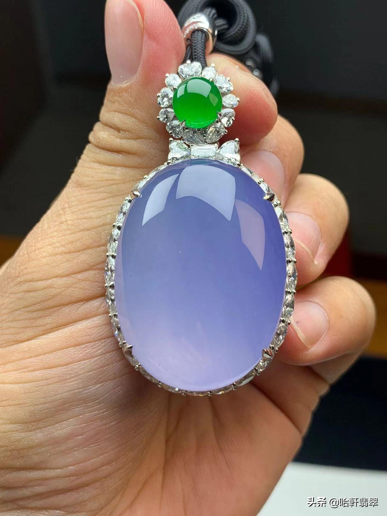 戚薇佩戴的紫罗兰葫芦吊坠，价值预估超百万？怎么也逃不过见光死