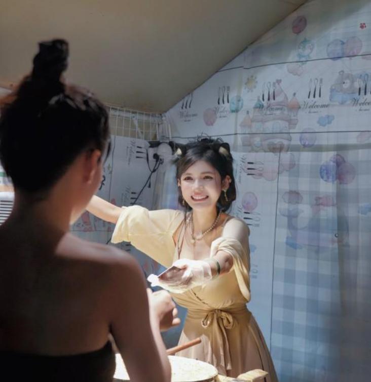 狗头萝莉卖煎饼一个月赚多少,狗头萝莉卖煎饼坚持半年