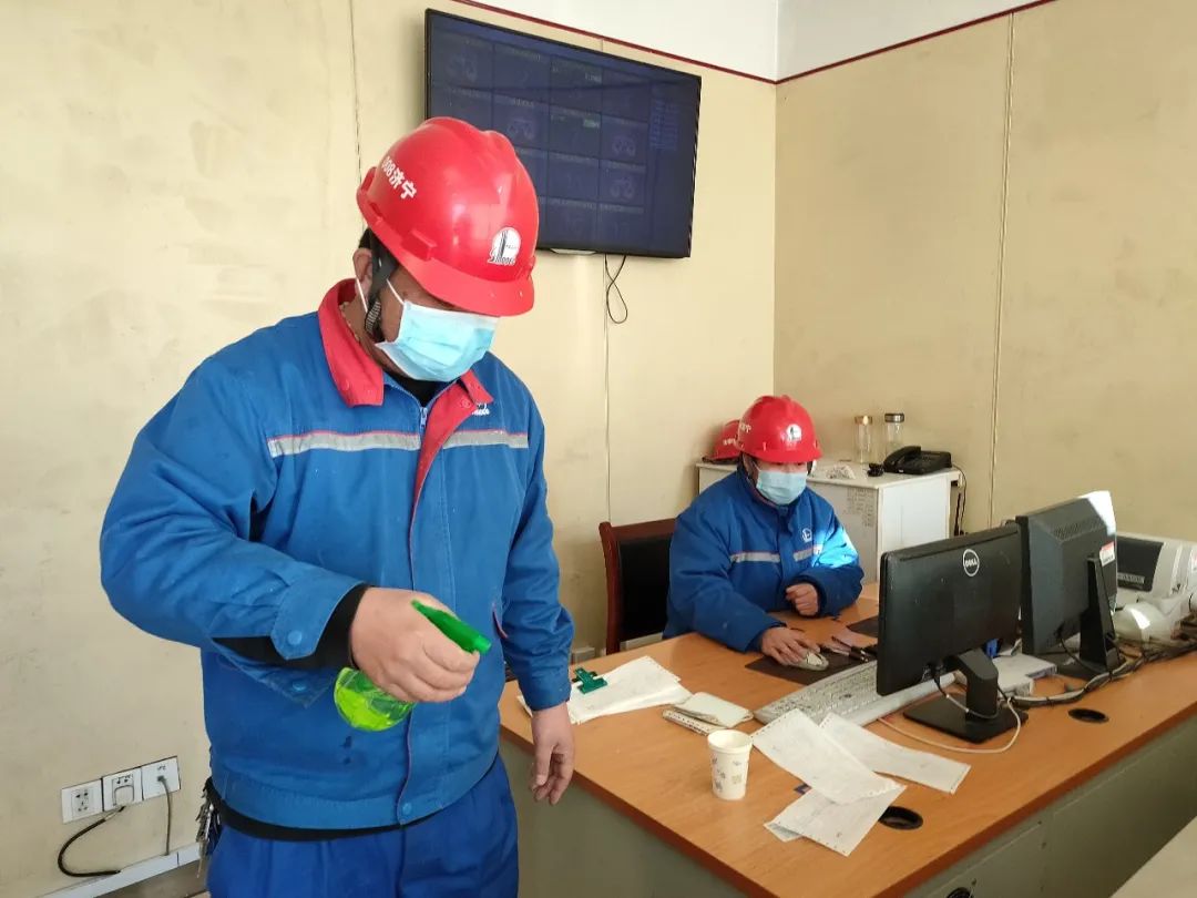 “老婆，我们结婚推迟吧！”