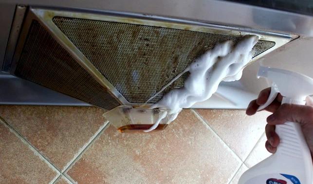 去除油烟机上的油渍小窍门,抽油烟机上的油渍去除方法