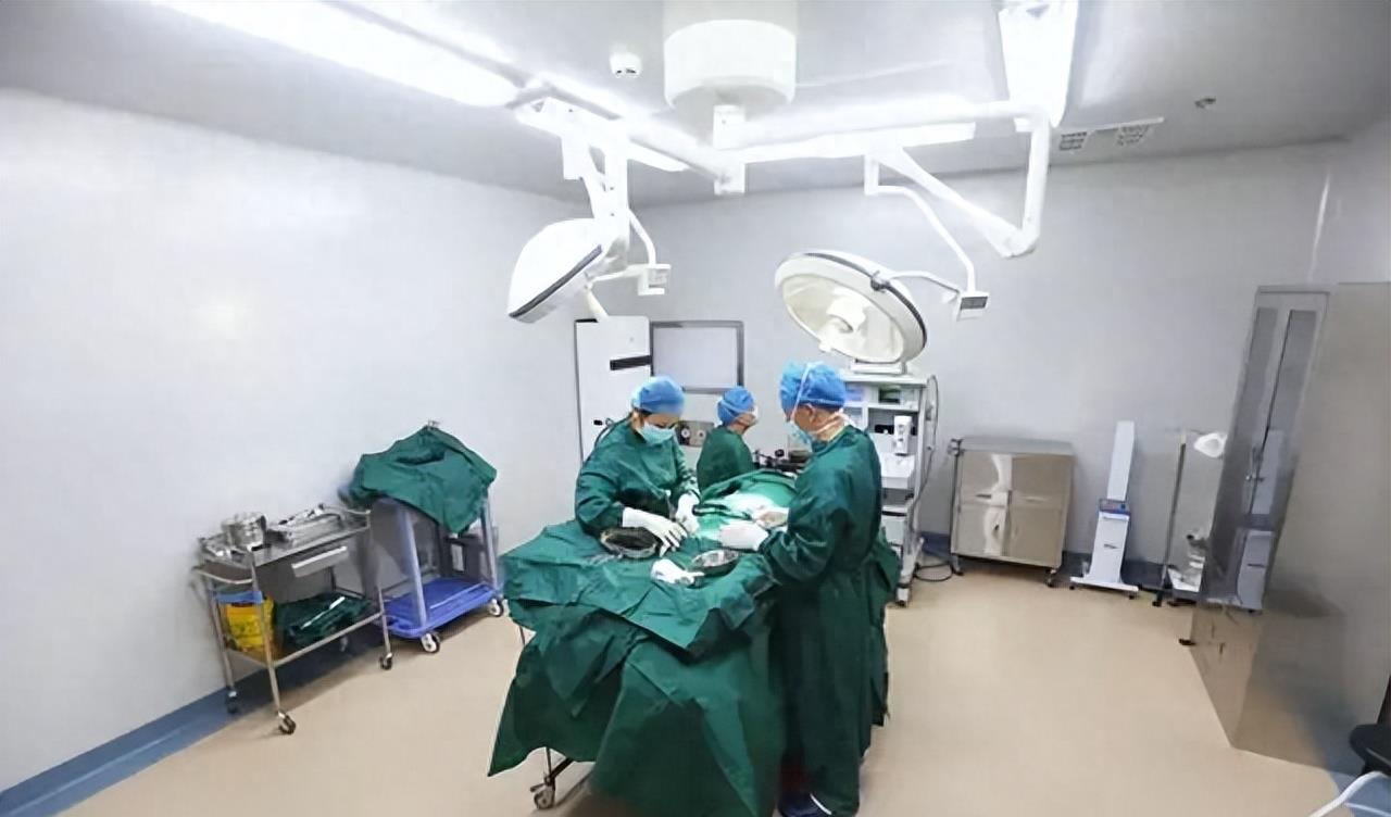 宁夏女孩耿子,做女变男手术的宁夏人耿兰俊图片