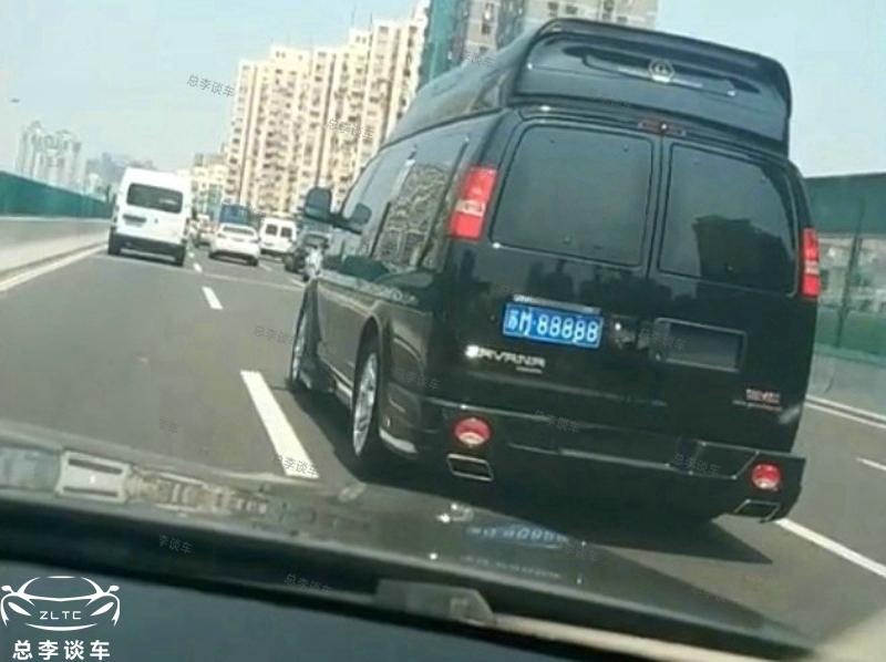 江苏车牌88888都在什么车上,88888的车牌号值多少钱啊