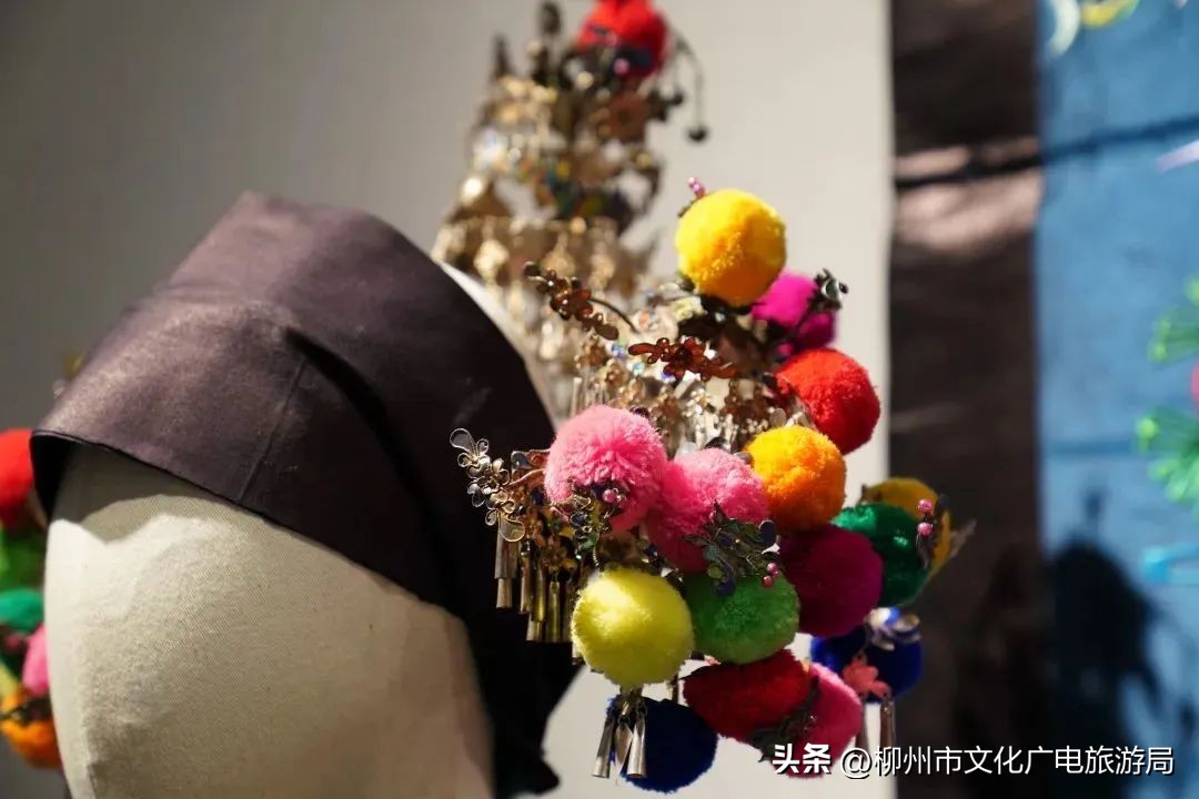 “巧手织就彩衣裳”市群艺馆馆藏少数民族服饰之“霓裳羽衣”，邀你云观展