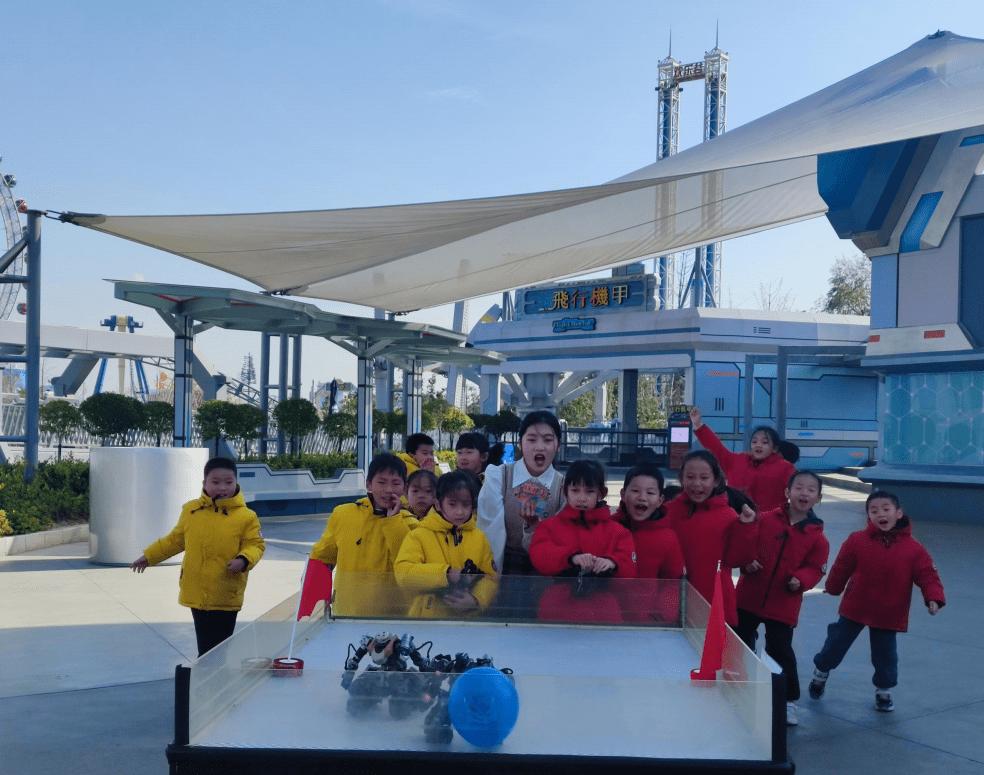 江苏大型少儿成长体验栏目《剪刀石头布》走进南京欢乐谷