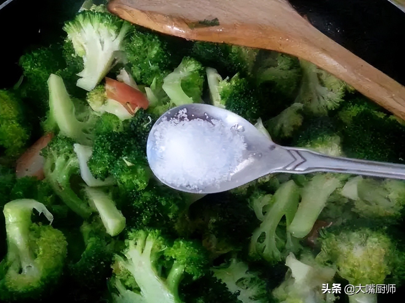 小孩子学厨艺先学什么,如何教孩子学做菜