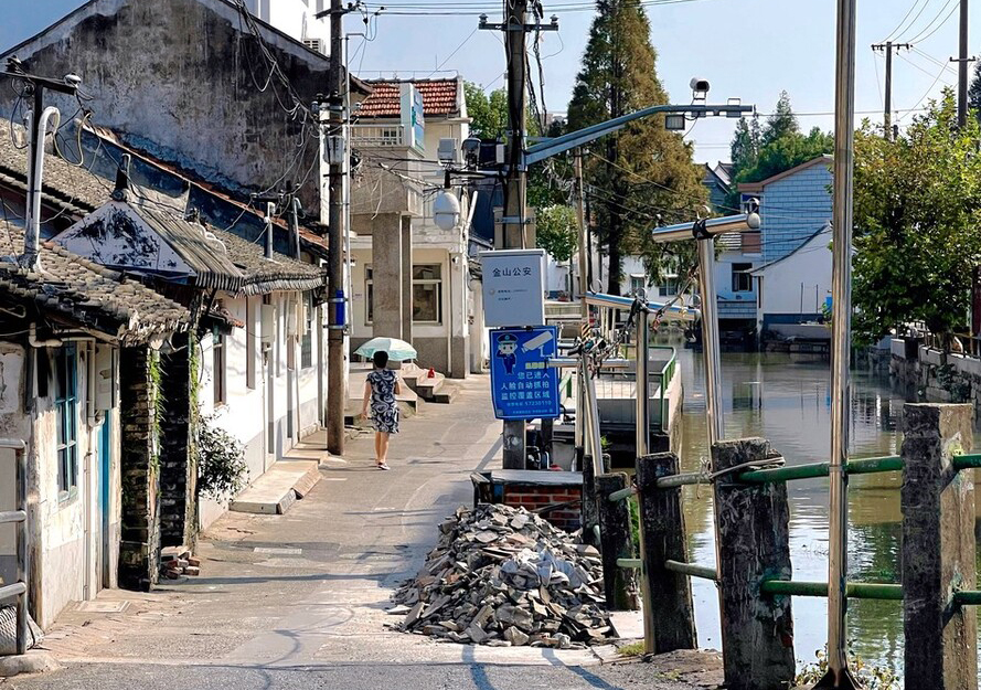 上海老街复古一条街风景,上海一条落魄的老街