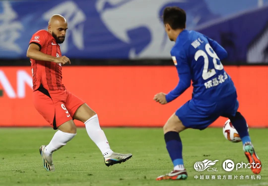 海港胜三镇取开门红,海港逆转三镇取开门红