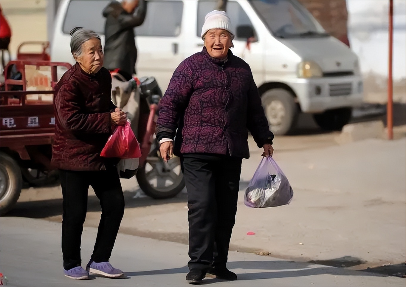 老人长寿对子孙有啥说法,老人受益一生的老话讲解