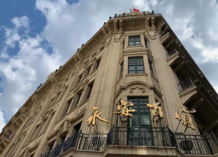 曹德旺捐100多亿给员工涨工资了吗,曹德旺给员工捐多少钱