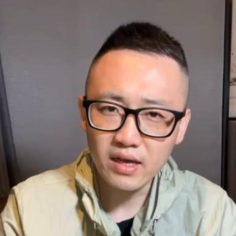 挤在星巴克的失业中年人,星巴克为何会挤满失业中年人