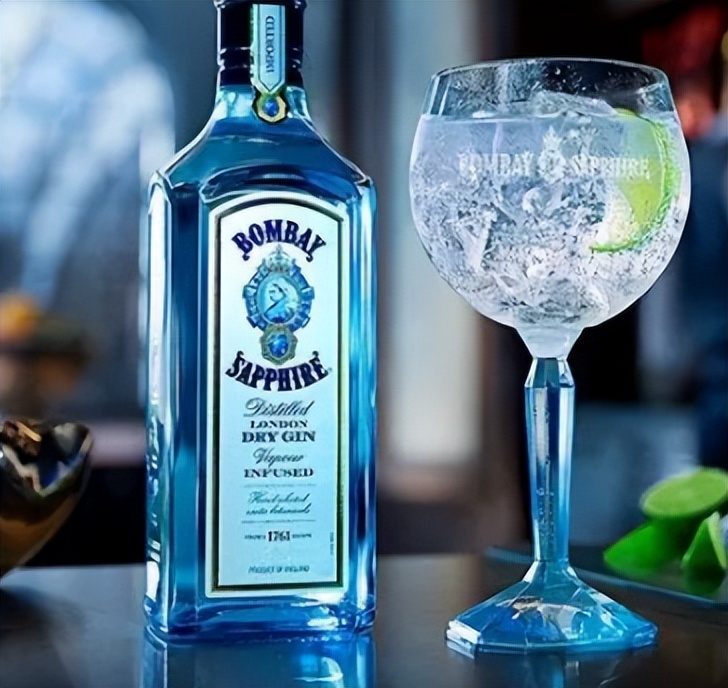 绝对伏特加是用什么酿造的,伏特加是什么酿的