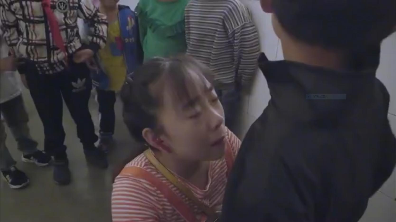 女卡车司机6000块钱被卖,最小女卡车司机