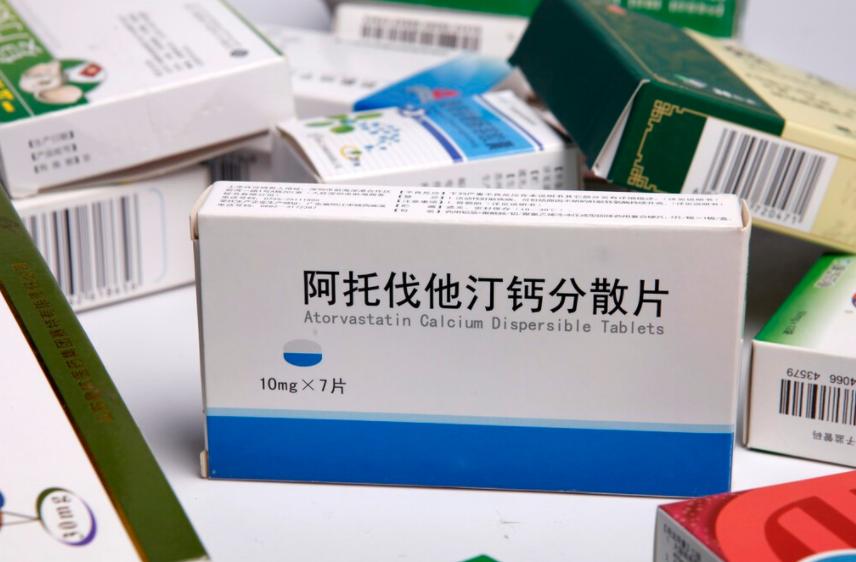 长期服用阿托伐他汀有啥危害,长期服用阿托伐他汀有何危害