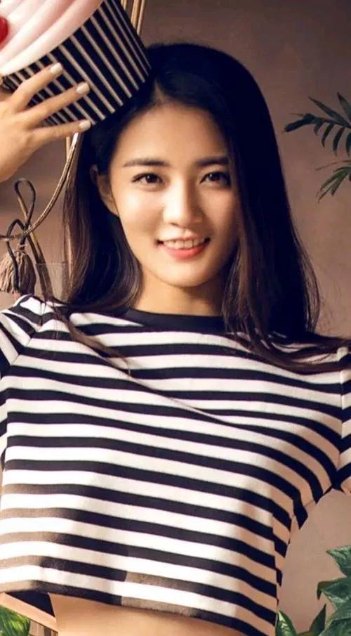 最具美人脸的十位女星,蒜头鼻小眼睛方脸却很漂亮的女星