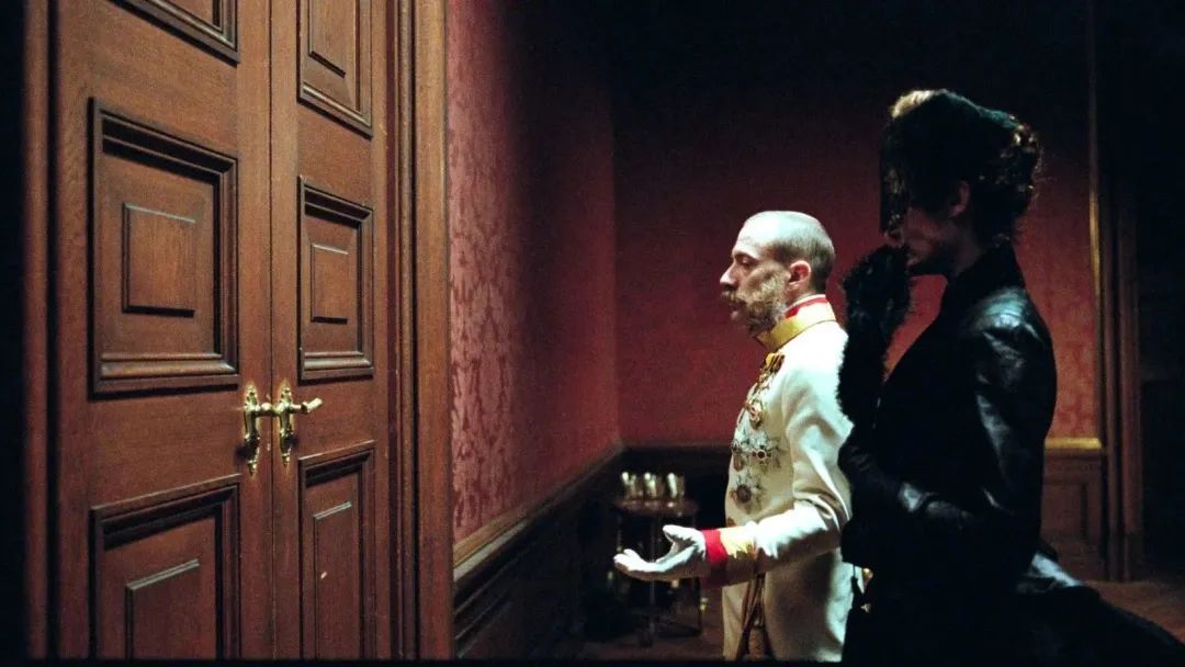 让我们从“茜茜公主”开始，聊聊内衣这件事儿