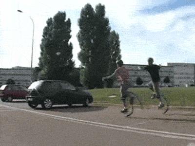 想问这姑娘衣服在哪买的,会不会挨揍?亮点