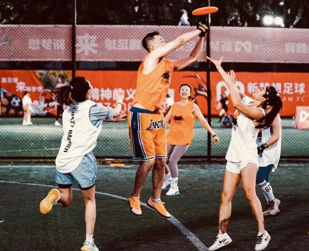 飞盘运动的危害,飞盘运动有专门的场地不