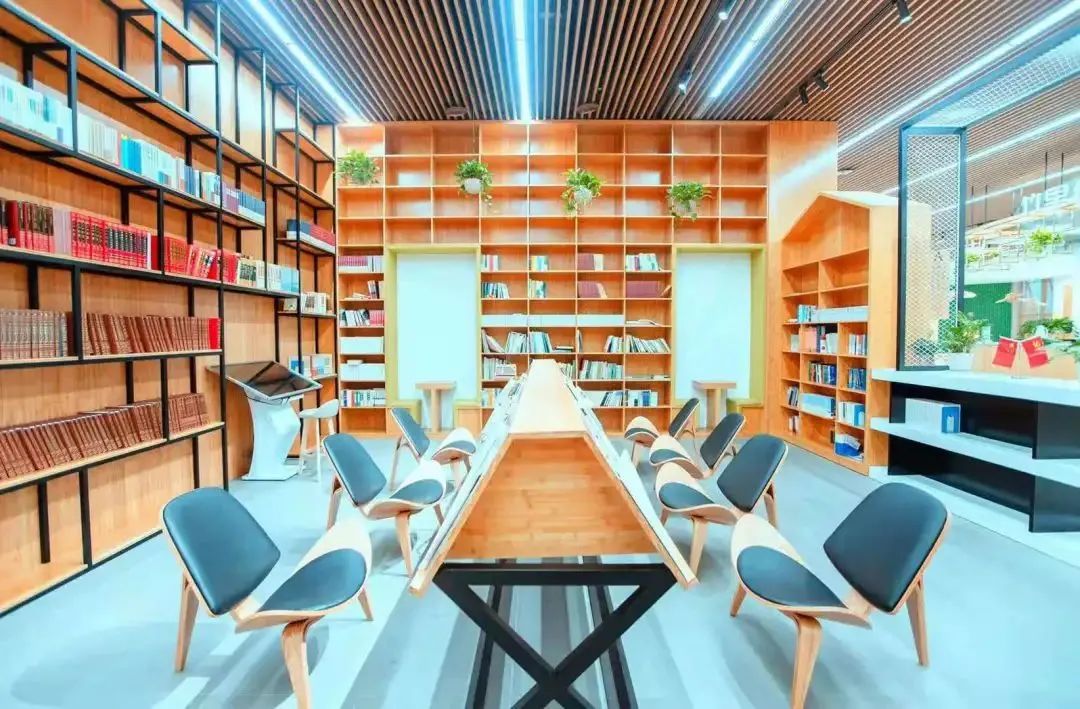 闈掔鏃呮父,鐪夊北闈掔