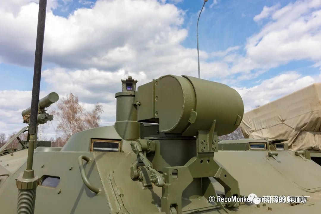 70后*器武**取得五杀，俄军风暴-S反坦克导弹车全灭敌人保护渡口