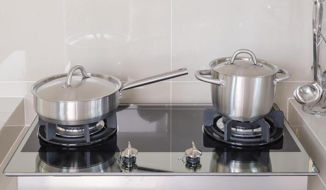 燃气灶800元和1300元有区别吗,燃气灶是6000好还是3000元的好