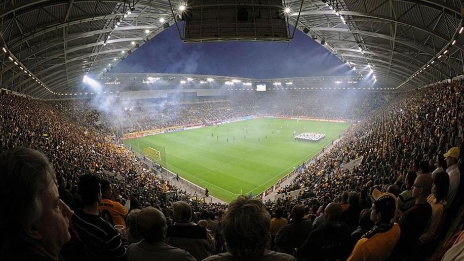 英法德西意低级别足球联赛,欧洲足坛十大震撼球场