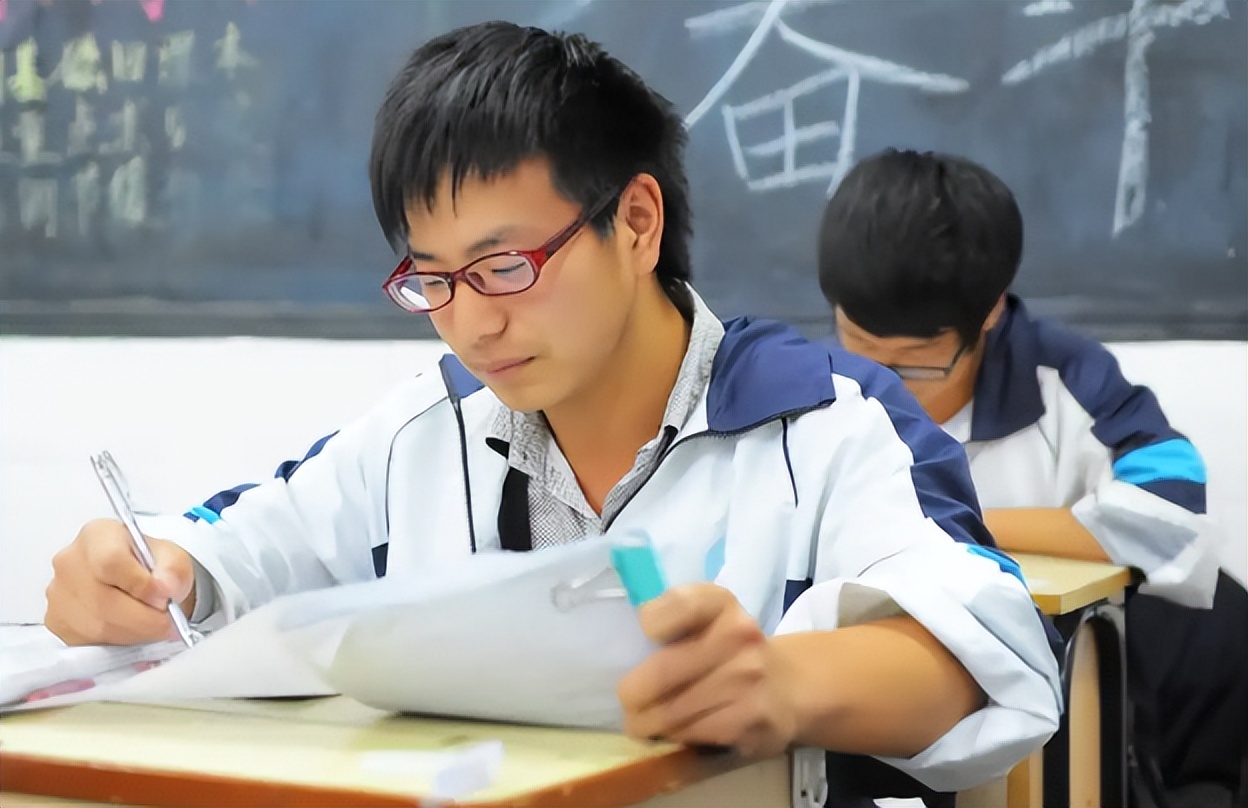 2023年中考分低于多少的会分流,中考成绩低于多少分才能补录