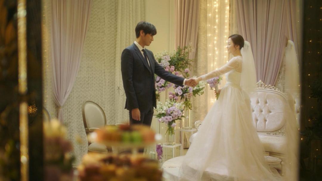 她自曝被要求“瘦到100斤才拥抱”？需要讨好的爱，当然不要