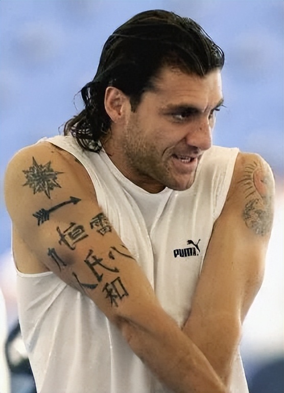 老外纹身汉字搞笑,外国人的奇葩汉字纹身