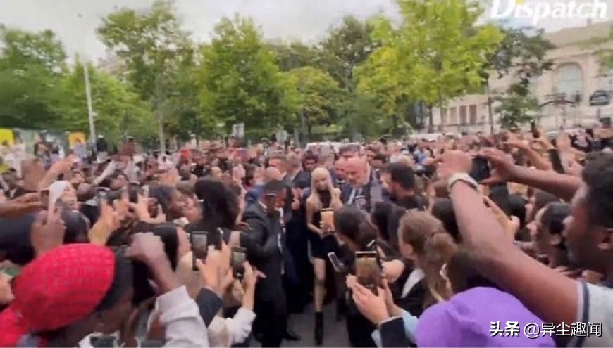 lisa穿朴宝剑衣服 (lisa 朴宝剑金泰亨celine)