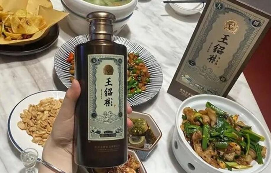 路边的烟酒店成了大家的首选,满大街的小烟酒店为什么能生存