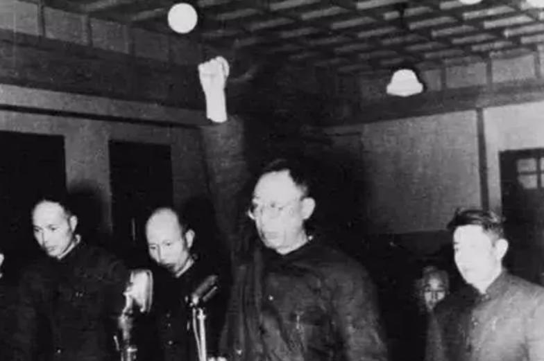 62年溥仪和毛主席聊：我在皇宫时，一顿饭十几个菜，每个菜吃一口