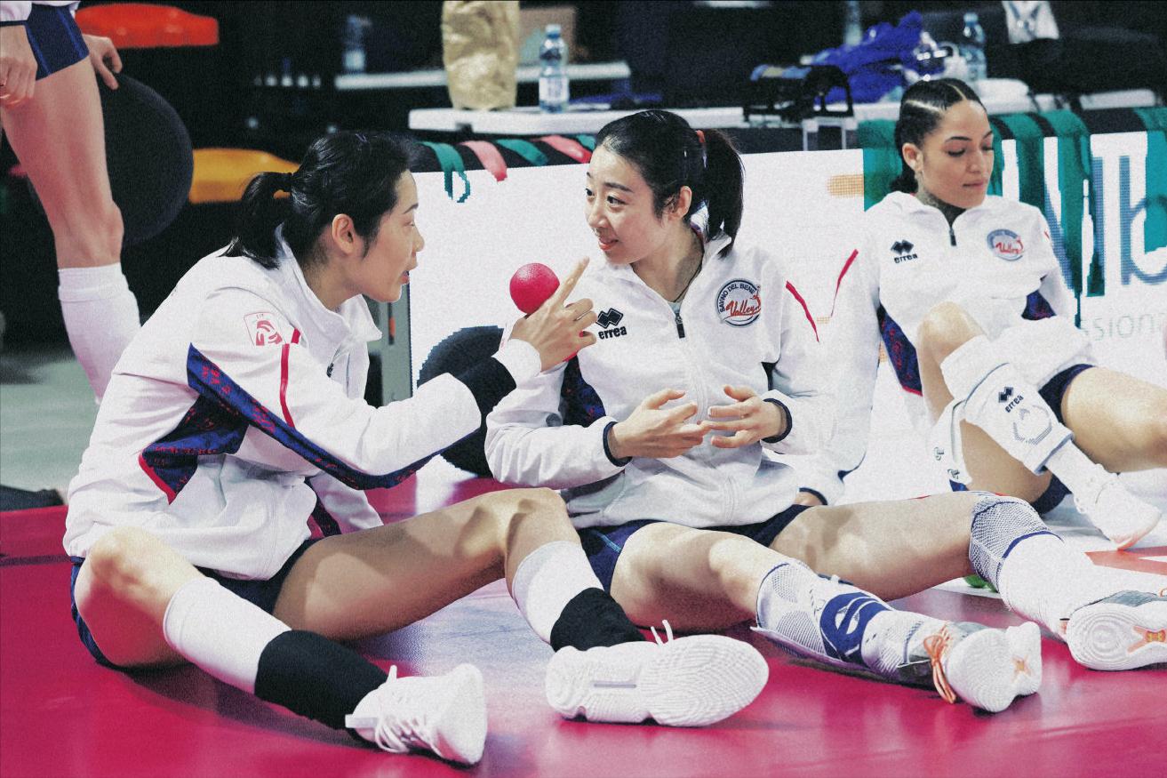 央视中国女排对荷兰,中国女排对波兰女排朱婷