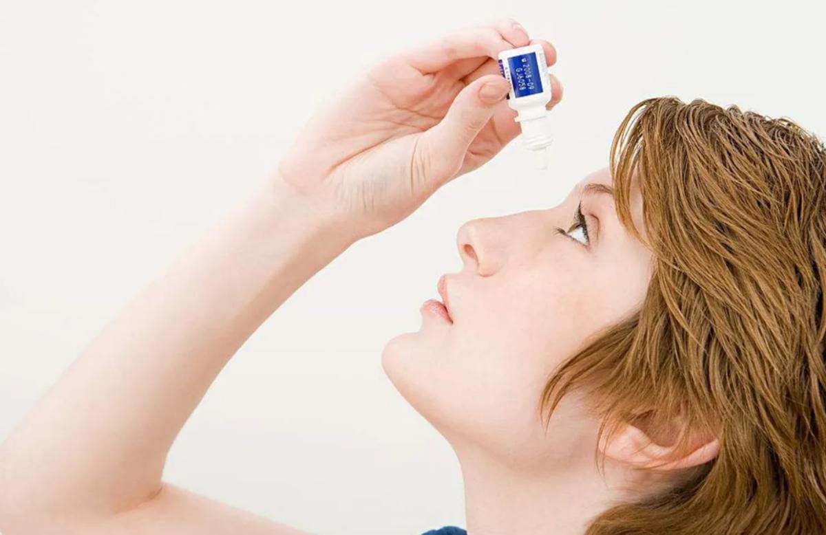 眼睛干涩建议补充什么营养素,眼睛干涩视力模糊吃什么营养品