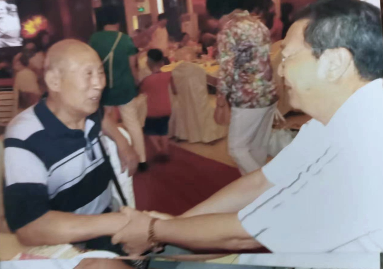 寻找足球教练,寻找一名足球教练