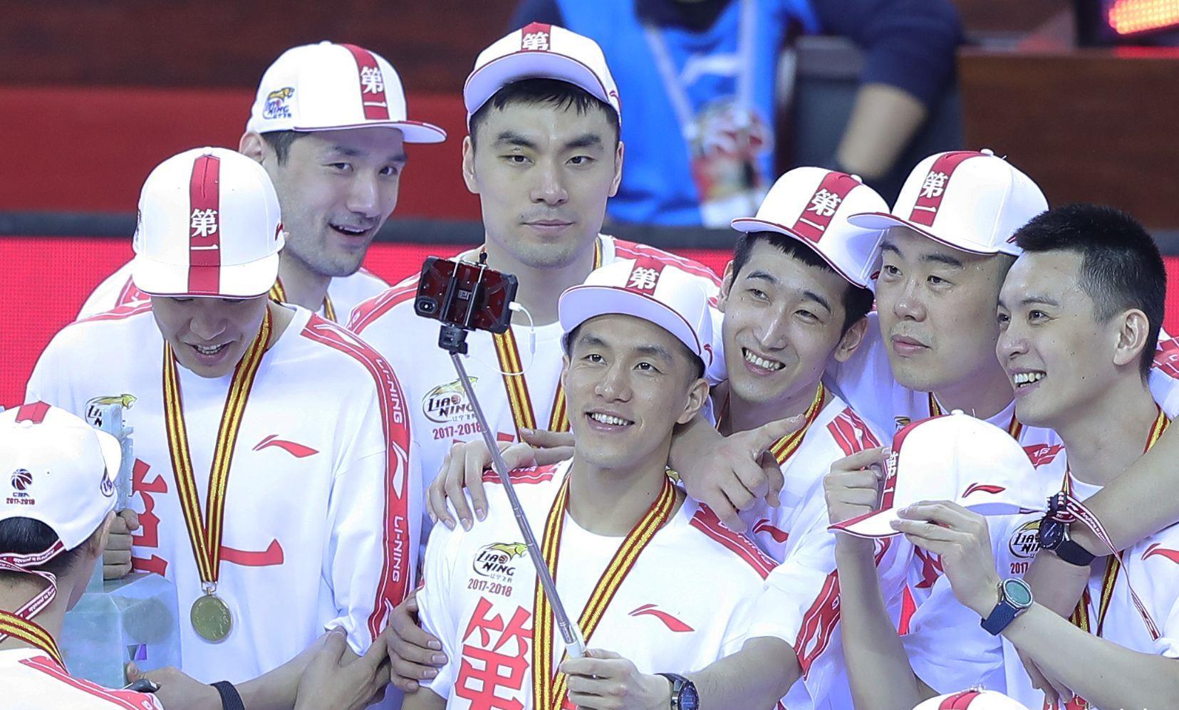 辽篮第一次夺冠杨鸣,辽宁男篮夺冠后杨鸣换主将上场