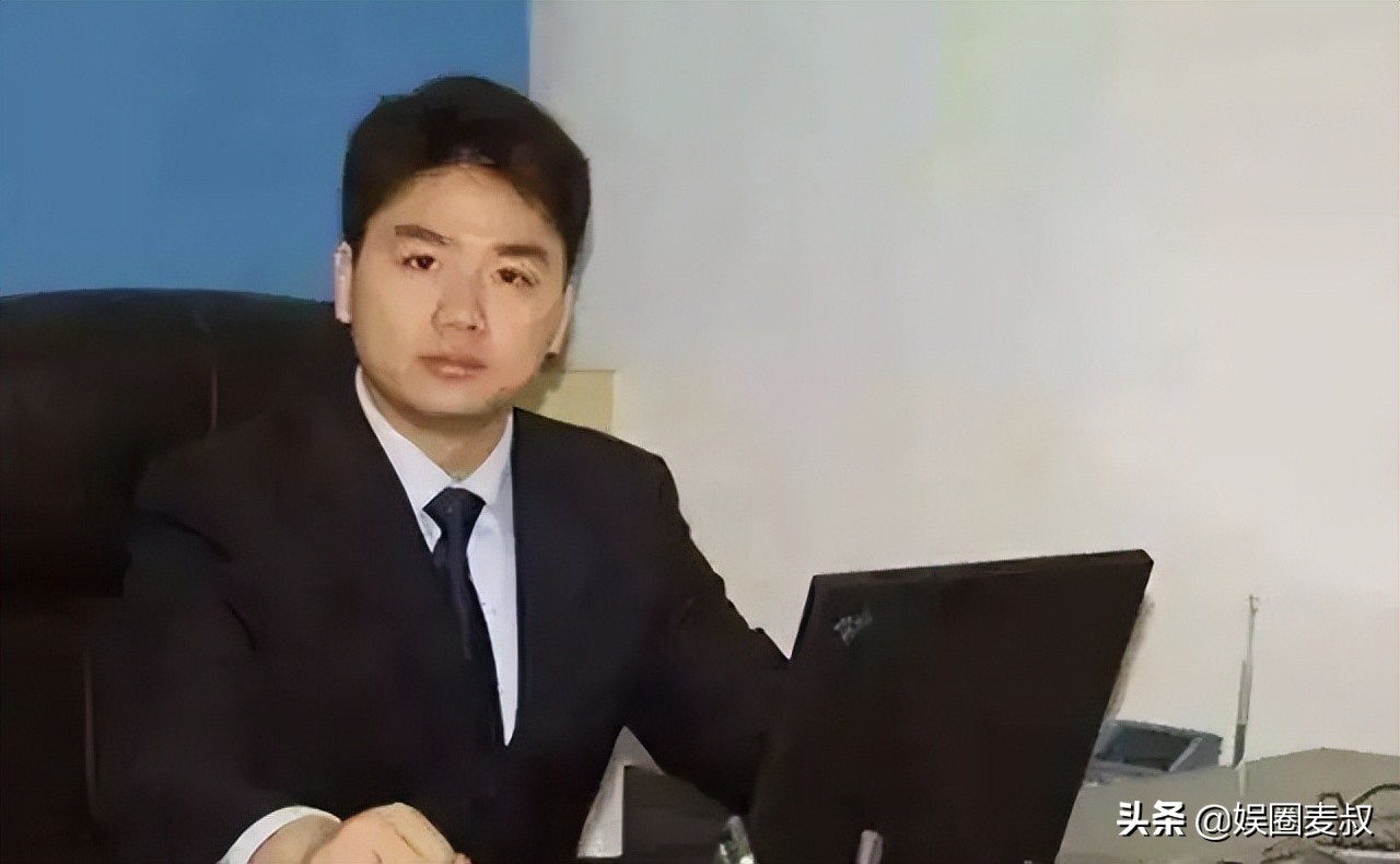 卸任两个月刘强东从京东套现22亿,刘强东套现66亿是卖股票吗