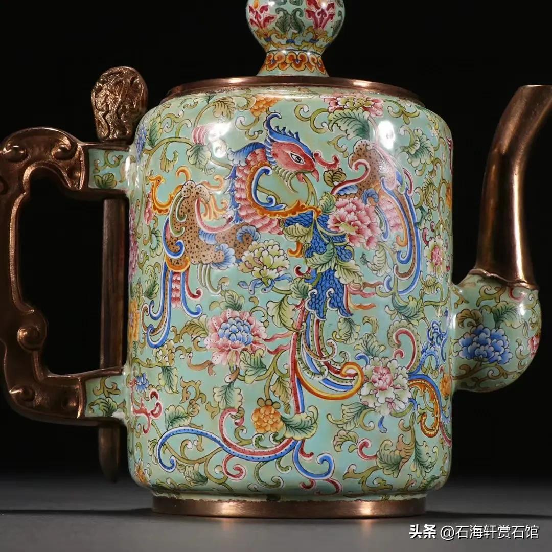 鎏金鹦鹉纹提梁银壶,铜胎画珐琅花鸟纹提梁壶